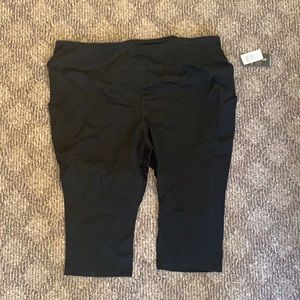 Brand new Torrid active capris